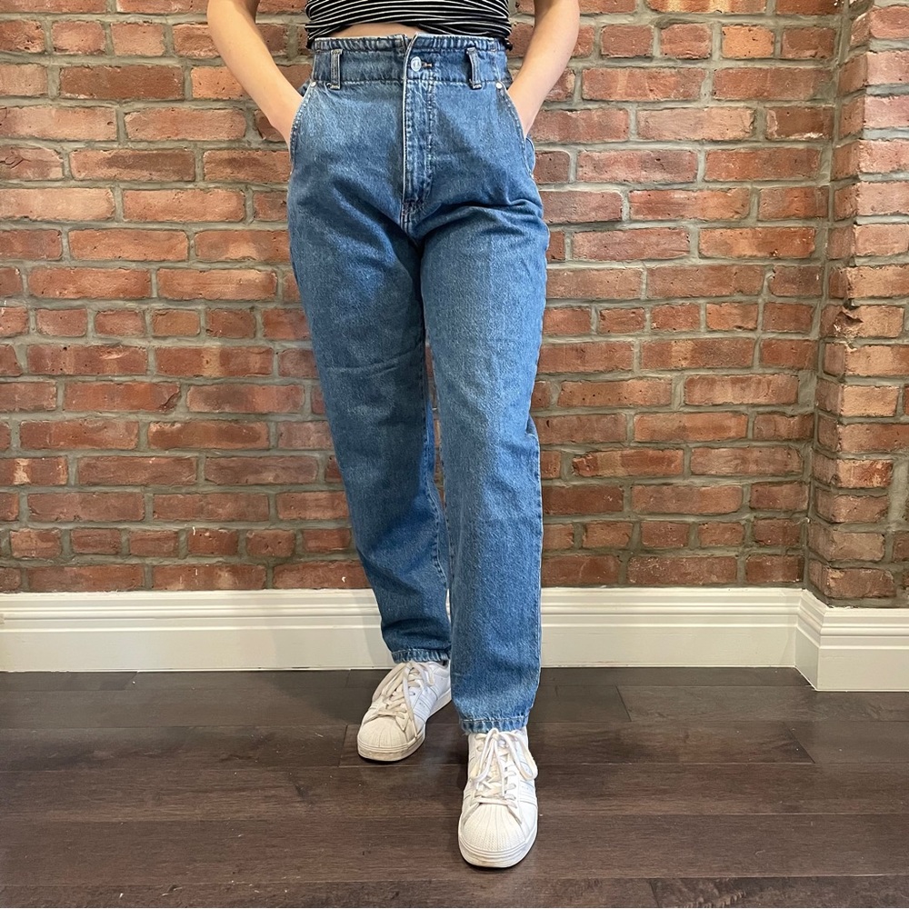 Mango high waisted mom jeans with scrunched elastic band 
Size: 4.